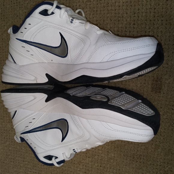 Nike Air Monarchs - Picture 3 of 6